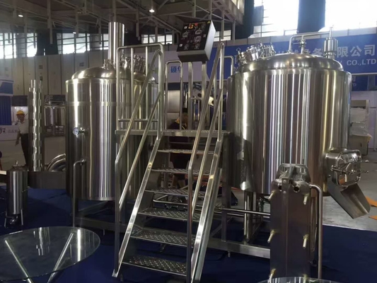 SUS 304 7Bbl ημι αυτόματο σύστημα ελέγχου εξοπλισμού μεγάλων κλιμάκων παρασκευάζοντας