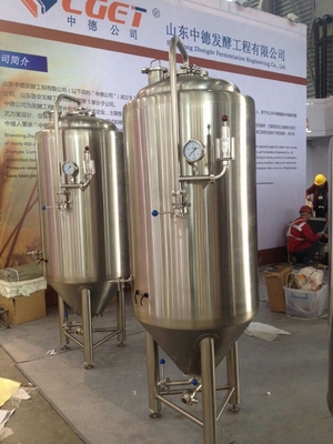 εξοπλισμός παρασκευής μπύρας τεχνών 3BBL 5BBL 7BBL με τα βαρέων καθηκόντων ενισχυτικά πόδια