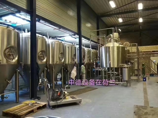 μέσο μέγεθος 380V ή 220V εξοπλισμού 3bbl 5Bbl 7Bbl 10Bbl Microbrewery που προσαρμόζεται