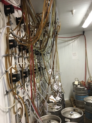 Κλασικός σύγχρονος εξοπλισμός Microbrewery τύπων με την κωνική δεξαμενή δεξαμενών ζύμωσης