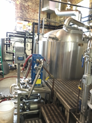 Κλασικός σύγχρονος εξοπλισμός Microbrewery τύπων με την κωνική δεξαμενή δεξαμενών ζύμωσης